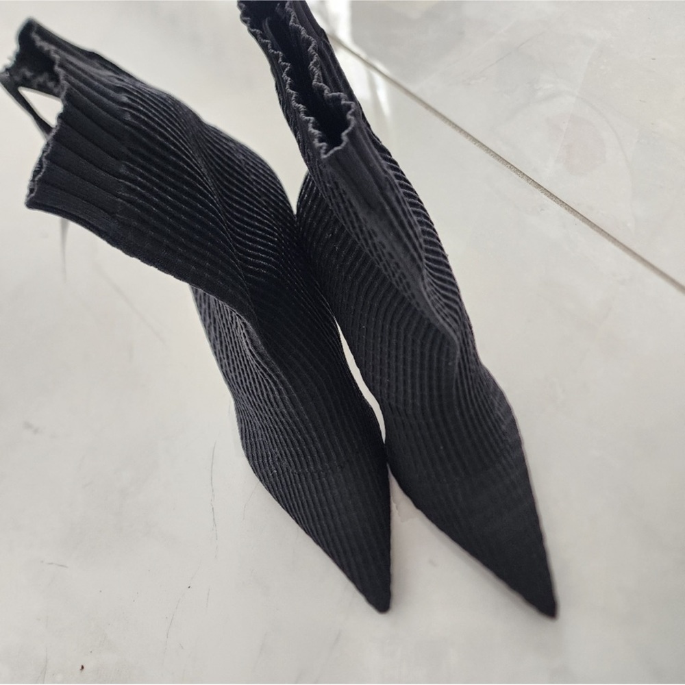 Zara high heeled ankle boot Size 8/39 NWT - Picture 2 of 5